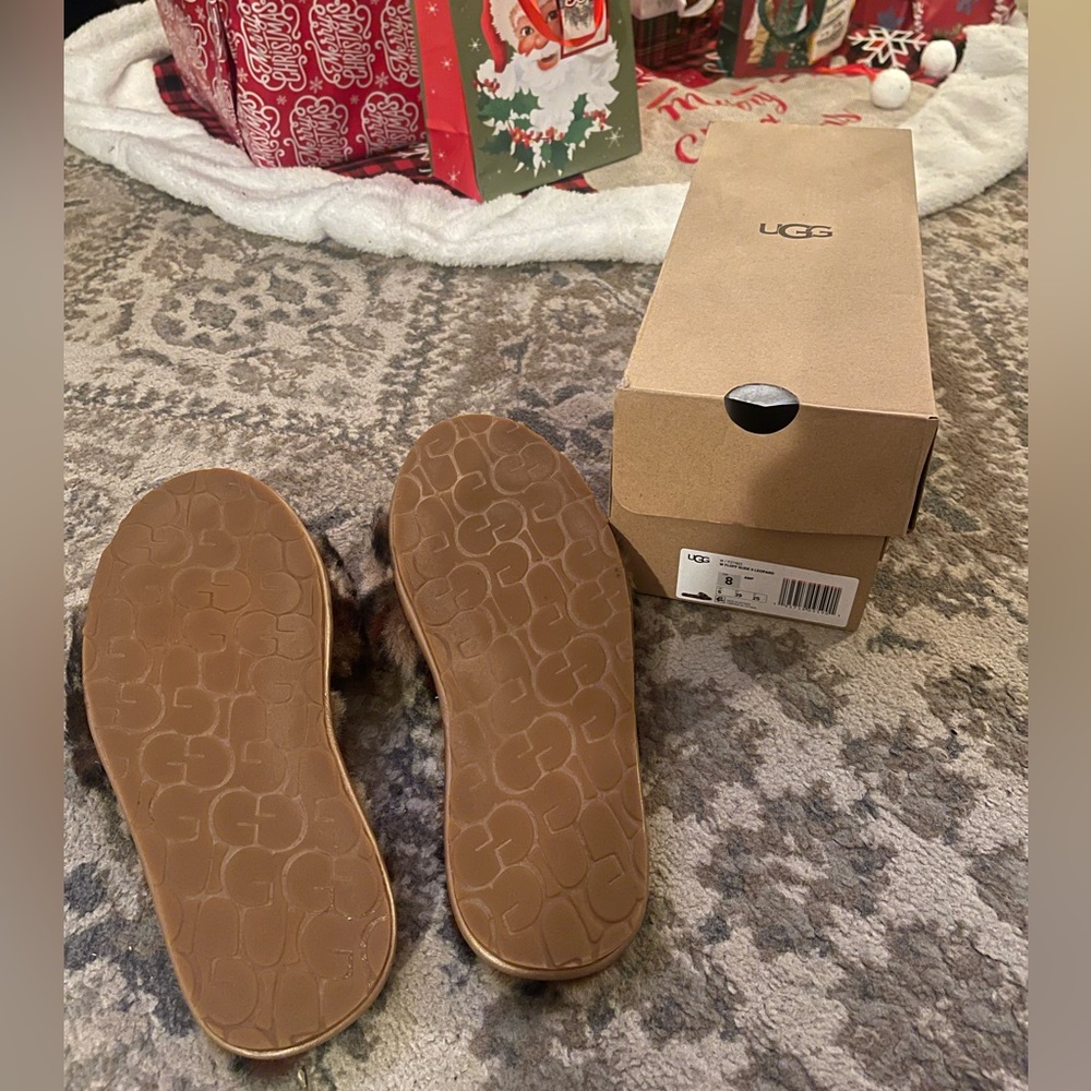 UGG Fluff II Leopard - Picture 5 of 5